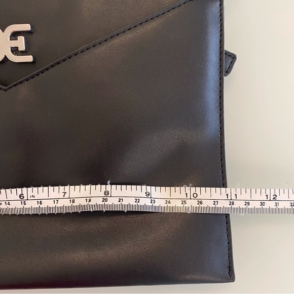 Sam Edelman | Black Vegan Leather Envelope Crossbody Bag - Picture 15 of 16